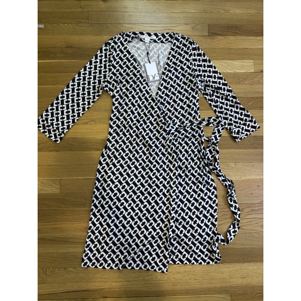 Size 12 NWT DVF Diane von Furstenberg New Julian Two Chain Link Silk Wrap Dress - Picture 2 of 7